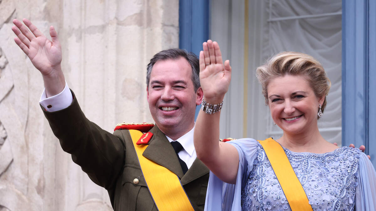 Nieuwe groothertog van Luxemburg legt de eed af, met een ‘Belgische’ groothertogin